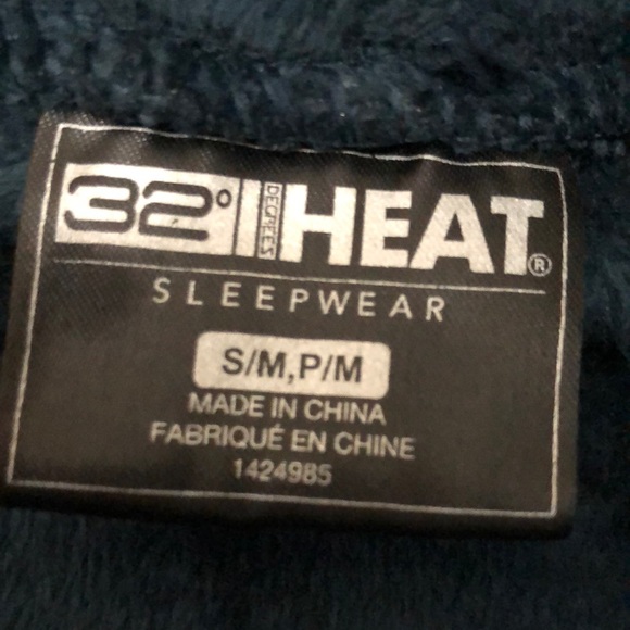 32 DEGREES | Hooded Plush Sleep Lounger - Picture 8 of 8